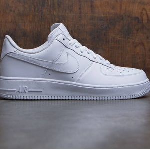 LOOKING FOR THESE WOMANS SIZE 8